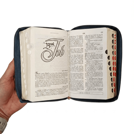 New Community Bible: Pocket Edition With Zip