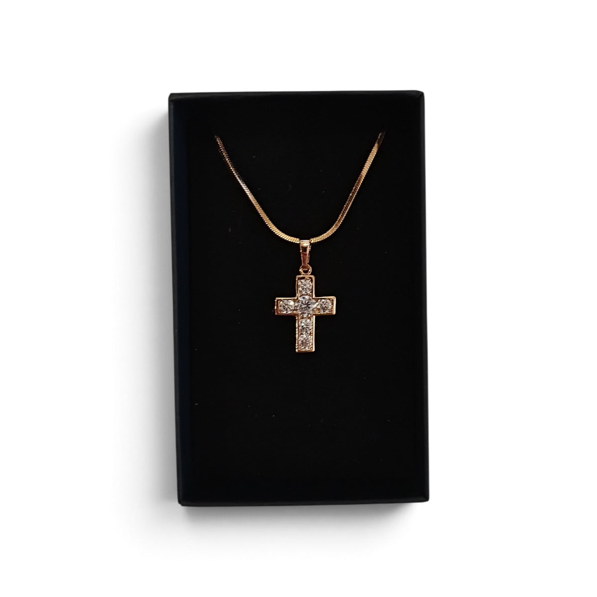 Diamantés Cross - Gold Plated 1.5cm on chain