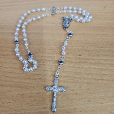 Tiny 'Pearl' Rosary in Heart
